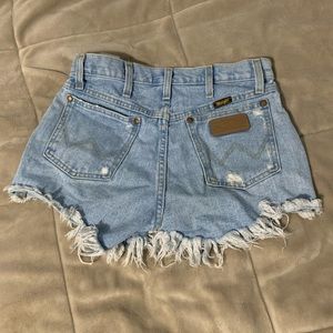 Vintage Wrangler jean shorts reworked cut-off denim shorts light wash jeans